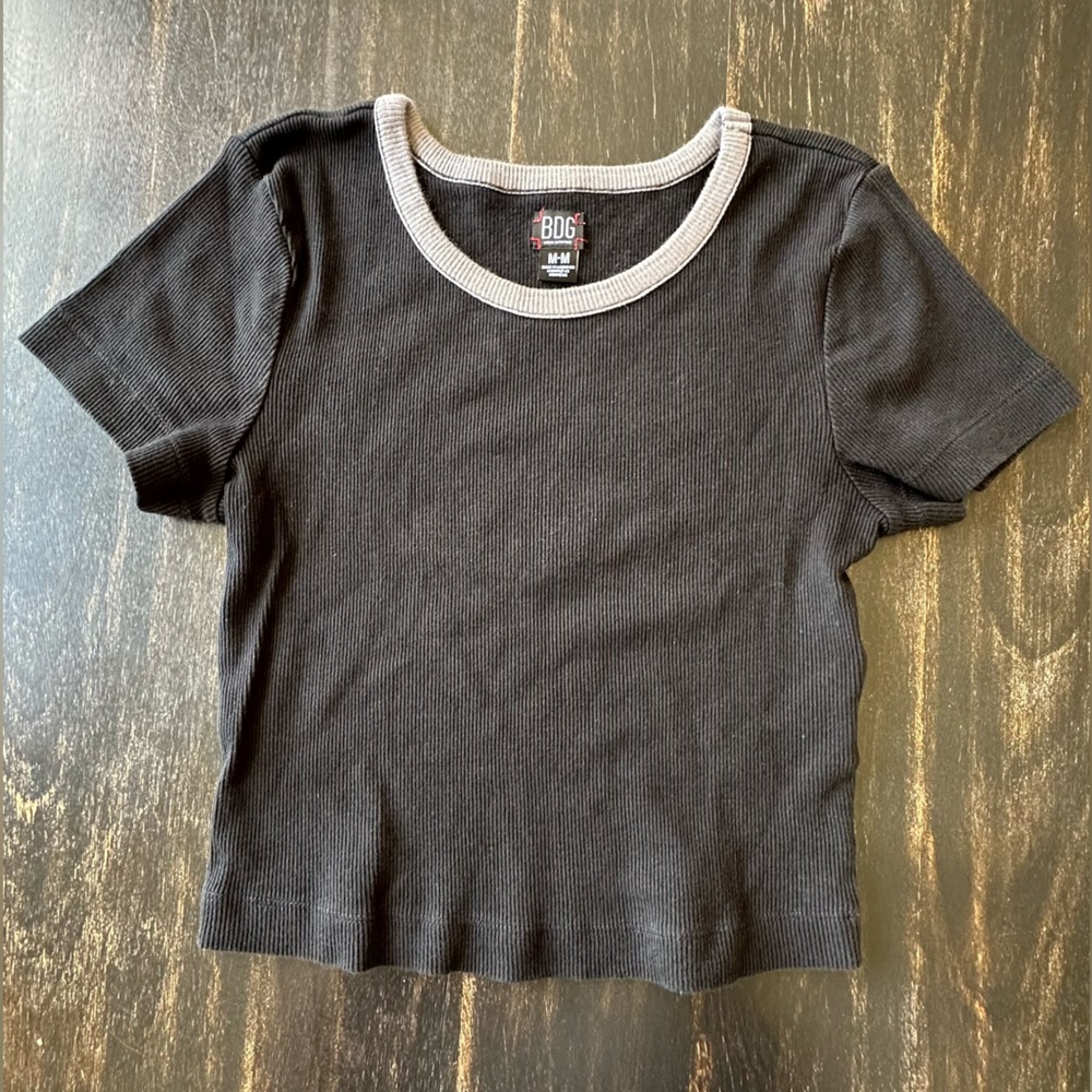 Urban Outfitters BDG Black Short Sleeve Crop  Top. Size Medium